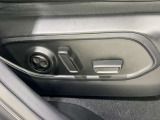 ショールームでは、認定中古車に加え、最新のニューモデルも各種取り揃えております。見学や試乗はもちろん、専門スタッフによるアドバイスなど、様々なサービスを通して、「ジープのある生活」をご体感いただけます