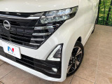 【LEDヘッドライト】悪天候や夜間走行時も良好な視界を確保し安心して運転できる高輝度LEDヘッドライトを装備!点灯速度が早く、消費電力も抑えられています。