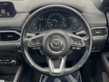 【純正革巻きステアリング】上質な革を使用することで、手にしっかり馴染みとても運転しやすいハンドルです♪