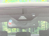 【トヨタセーフティセンス】走行中に前方の車両等を認識し、衝突しそうな時は警報とブレーキで衝突回避と被害軽減をアシスト。より安全にドライブをお楽しみいただけます。