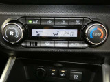 オートエアコン装備です。オートで空調を行ってくれるので車内は、とっても快適!だからドライブもさらに楽しい!