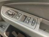車両状態証明書修復歴の有無も一目瞭然。機能や内装・外装、走行距離、修復歴の有無をチェックし、クルマの状態を10段階にした車両状態証明書。数字や記号を使ってわかりやすく表示しています。