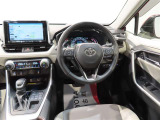 運転に集中しやすいコックピット。