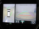 パノラミックビューモニター付きです。車両を上から見たような映像をディスプレイオーディオ画面に表示。運転席からの目視だけでは見にくい、車両周辺の状況をリアルタイムでしっかり確認できます。