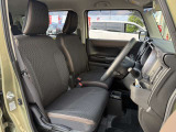 運転席シート廻りは使用感も少なく、良好な状態となっています。前オーナー様が丁寧に使っていたことがよくわかりますね。