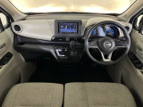 室内が明るく、運転がしやすいナチュラルベージュ内装となっております。