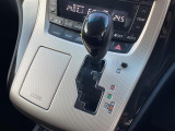 【 シフト 】スムーズなシフトチェンジで快適にお車を操縦していただけます!//