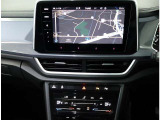 VW純正インフォティメントシステム「DiscoverPro」大変使いやすいタッチパネル型ナビゲーションでETC2.0とバックカメラが付いています。