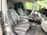 運転席シート廻りは使用感も少なく、良好な状態となっています。前オーナー様が丁寧に使っていたことがよくわかりますね。