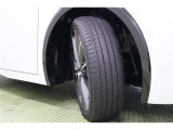 タイヤサイズ 195/50R19。