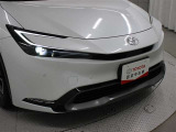 プリクラッシュセーフティに交差点右折時の対向直進車、ならびに右左折時の対向方向から横断してきた歩行者・自転車運転者も検知可能にした「Toyota Safety Sense」を装備しています。