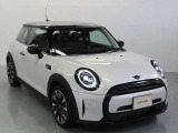 フロントフェイスはMINIアイコンとして永らく愛されるデザイン性の良さと、ブランドの魅力を感じる事ができます。