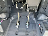 車いす用固定装置2基です。