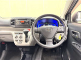 運転しやすいインパネ周りです。見やすいレイアウトで快適なドライブをサポートします☆☆