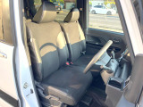 運転席シート廻りは使用感も少なく、良好な状態となっています。前オーナー様が丁寧に使っていたことがよくわかりますね。