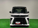 細部にメッキパーツの煌き。大人の感性に響く洗練さを身にまとった後期タントカスタムが入荷致しました。