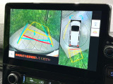 【パノラミックビューモニター】専用のカメラにより、上から見下ろしたような視点で360度クルマの周囲を確認することができます☆死角部分も確認しやすく、狭い場所での切り返しや駐車もスムーズに行えます。