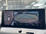 【アラウンドビューモニター】専用のカメラにより、上から見下ろしたような視点で360度クルマの周囲を確認することができます☆死角部分も確認しやすく、狭い場所での切り返しや駐車もスムーズに行えます。