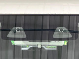 【スズキ セーフティサポート】走行中に前方の車両等を認識し、衝突しそうな時は警報とブレーキで衝突回避と被害軽減をアシスト。より安全にドライブをお楽しみいただけます。