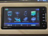 Bluetooth対応、CD/DVD再生機能付き。お好きな音楽を聴きながらのドライブは楽しいですよね〜♪