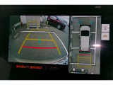 パノラミックビューモニター付きです。車両を上から見たような映像をディスプレイオーディオ画面に表示。運転席からの目視だけでは見にくい、車両周辺の状況をリアルタイムでしっかり確認できます。