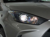 夜道も明るく照らすハロゲンヘッドライトです。