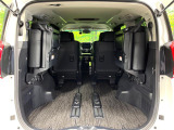 【パワーバックドア】スマートキーや運転席のボタンを押すだけでリアゲートが自動で開閉します!荷物を持っている時や、高い位置にあるバックドアを閉める際に便利な機能です♪