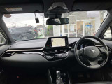 【運転席・インパネまわり】ハンドル・シート・フロアーなど隅々までプロによるクリーニング済み☆彡キレイな車内でドライブが一層快適にお楽しみいただけます!!