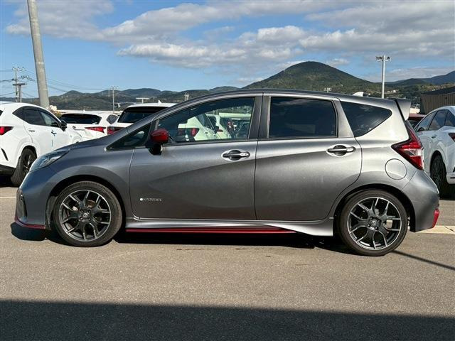 日産 ノート 1.2 e-POWER NISMO の中古車詳細 (50,000km, グレー, 長崎