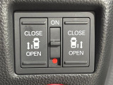 【両側パワースライドドア】スマートキーや運転席のスイッチで後席両側スライドドアの開閉が可能♪電動だから力を入れてドアを開ける必要が無く、小さなお子様でも簡単に開け閉めでき快適です♪