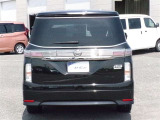 明るく広々、落ち着いた店内では、中古車のご検討・ご購入のほか、携帯電話(au)の購入等、様々なご相談に幅広く応えていきます♪