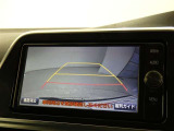 車庫入れや駐車で威力を発揮するのがバックモニター!ナビディスプレイに後ろの様子が映し出されるから安心です。