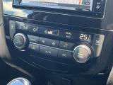 【左右独立型フルオートエアコン】運転席と助手席でそれぞれお好みの温度に設定可能。同乗者にも配慮した、快適な空調をお届け致します。