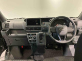 納車前にはプロのメカニックが点検、整備を行いますので安心してお乗り頂けます!!