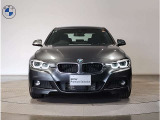 【キドニーグリル】BMWは約90年もの間、ほぼ全ての車両にひと目でBMWだと分かるこの特徴的なフロントグリルが備えられ、デザイン・アイコンとして親しまれてきました。