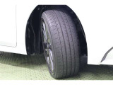 タイヤサイズ 215/45R17。