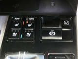 ヒーター&ベンチレーション付シートです。暑い時期も寒い冬も快適に過ごせるうれしい装備です。