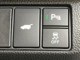 【ハンズフリーパワーバックドア】リアバンパー下部に足先を出し入れするだけでバックドアが自動で開閉♪両手が荷物でふさがっている時でもラクラク開閉操作が行えます!