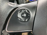 ハンドル左側 便利なナビの操作スイッチ。運転中でも、ハンドルから手を放さずに操作できるので、安全です!