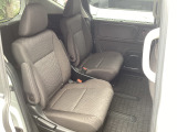 キャプテンシートで6人乗り仕様