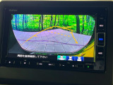 【バックカメラ】駐車時に後方がリアルタイム映像で確認できます。大型商業施設や立体駐車場での駐車時や、夜間のバック時に大活躍!運転スキルに関わらず、今や必須となった装備のひとつです!