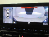 パノラミックビューモニター付きです。車両を上から見たような映像をディスプレイオーディオ画面に表示。運転席からの目視だけでは見にくい、車両周辺の状況をリアルタイムでしっかり確認できます。