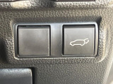 【パワーバックドア】スマートキーや運転席のボタンを押すだけでリアゲートが自動で開閉します!荷物を持っている時や、高い位置にあるバックドアを閉める際に便利な機能です♪