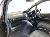 見通しのよいすっきりとした視界で、誰でも運転しやすいです。運転のしやすさは疲れにくさにも繋がりますよ♪