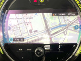●純正ナビ:一体感のあるナビは、高級感ある車内を演出してくれます。オーディオ機能も充実しておりますので、運転もより楽しめます♪