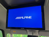 【フリップダウンモニター】大画面モニターで後席でもエンタメをお楽しみいただけます。小さなお子様にも大人気の装備です♪