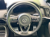【純正革巻きステアリング】上質な革を使用することで、手にしっかり馴染みとても運転しやすいハンドルです♪