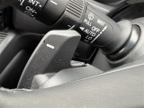【パドルシフト(AT車)】MT車と同じように好きなギアで走ることができます!ステアリングから手を離さずに指先だけでシフト操作ができ、よりスポーティな走りをお楽しみいただけます。