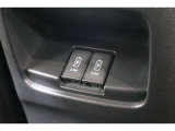 USBソケットがついていますのでコードを繋げばスマートフォンなどの充電が出来ます!