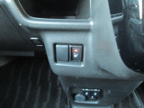 運転席側にはシートヒーターも装備★